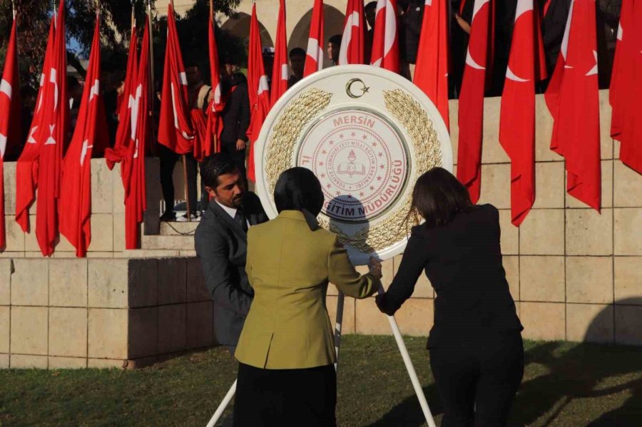 Mersin’de Öğretmenler Günü Dolayısıyla Atatürk Anıtı’na Çelenk Sunuldu