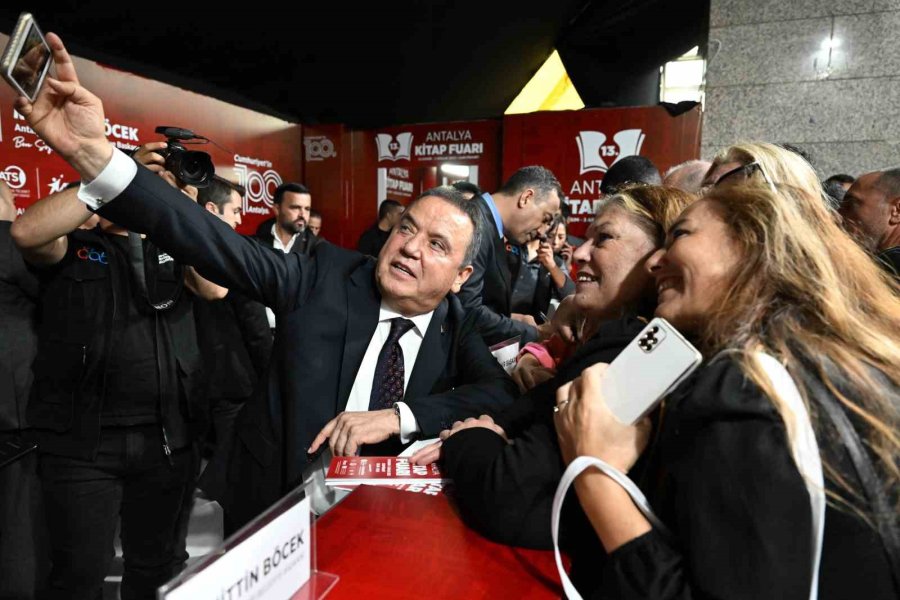 Antalya Kitap Fuarında İlk Gün Heyecanı