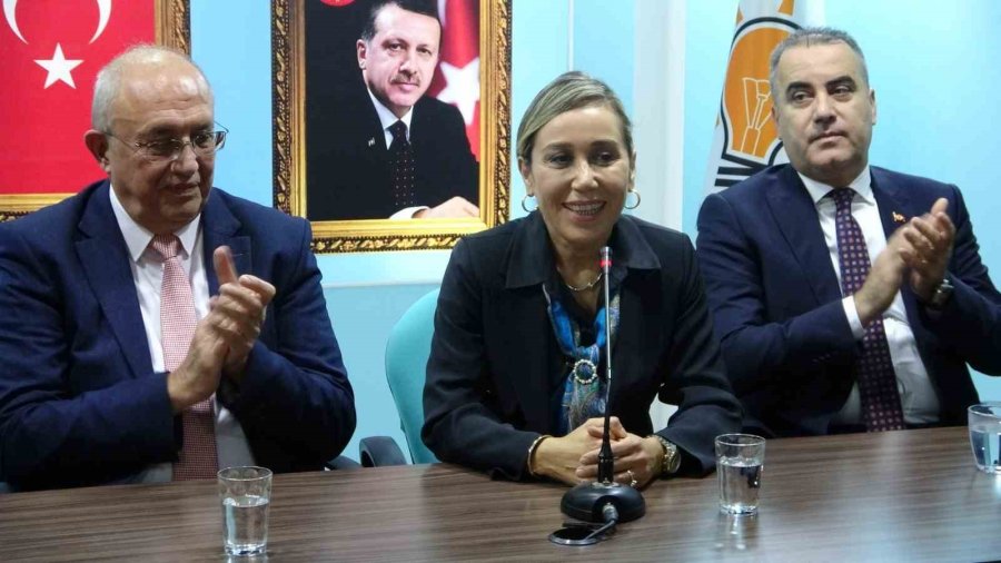 Manavgat’ta 40 Kadın Ak Parti Saflarına Katıldı