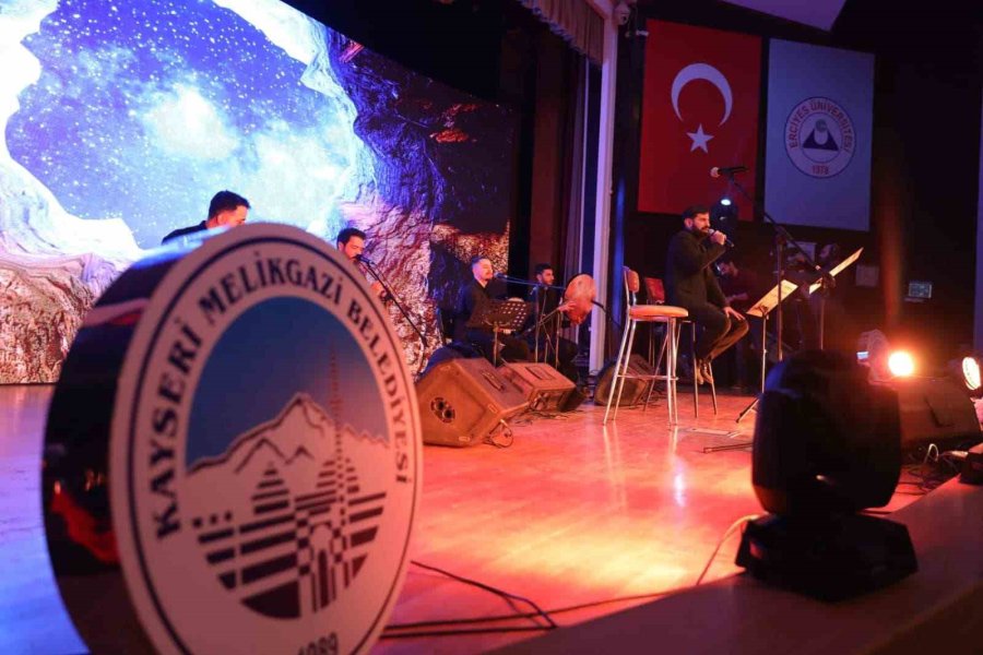 Melikgazi’de ‘sonsuzluk Kervanı’ İle Şiir Dolu Bir Gece Yaşandı