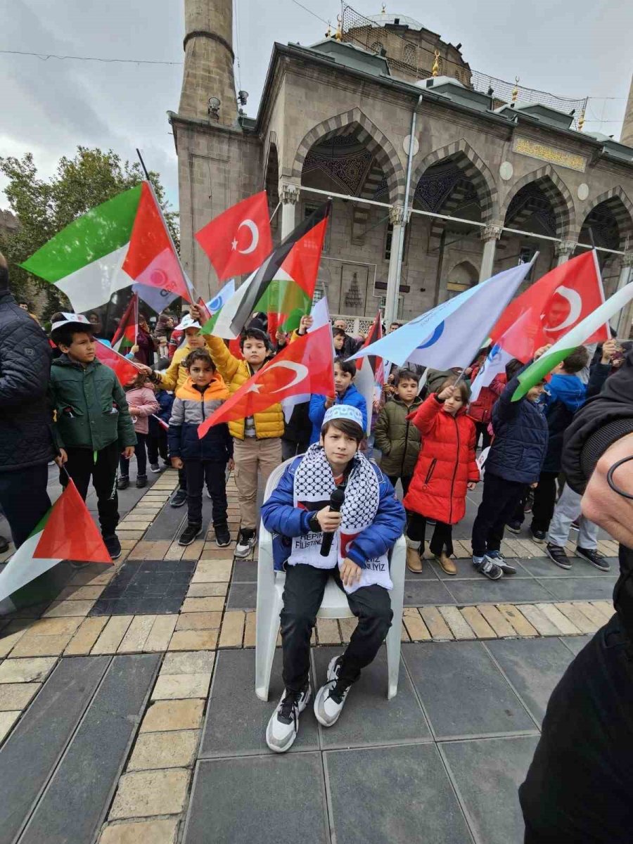 Agd’li Öğrenciler Filistin İçin Meydanda