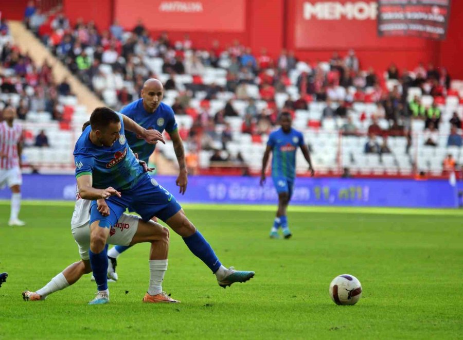 Trendyol Süper Lig: Antalyaspor: 0 - Çaykur Rizespor: 0 (ilk Yarı)