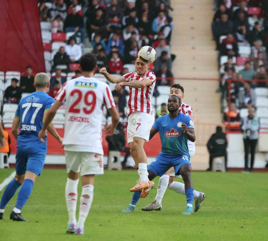 Trendyol Süper Lig: Antalyaspor: 0 - Çaykur Rizespor: 0 (ilk Yarı)