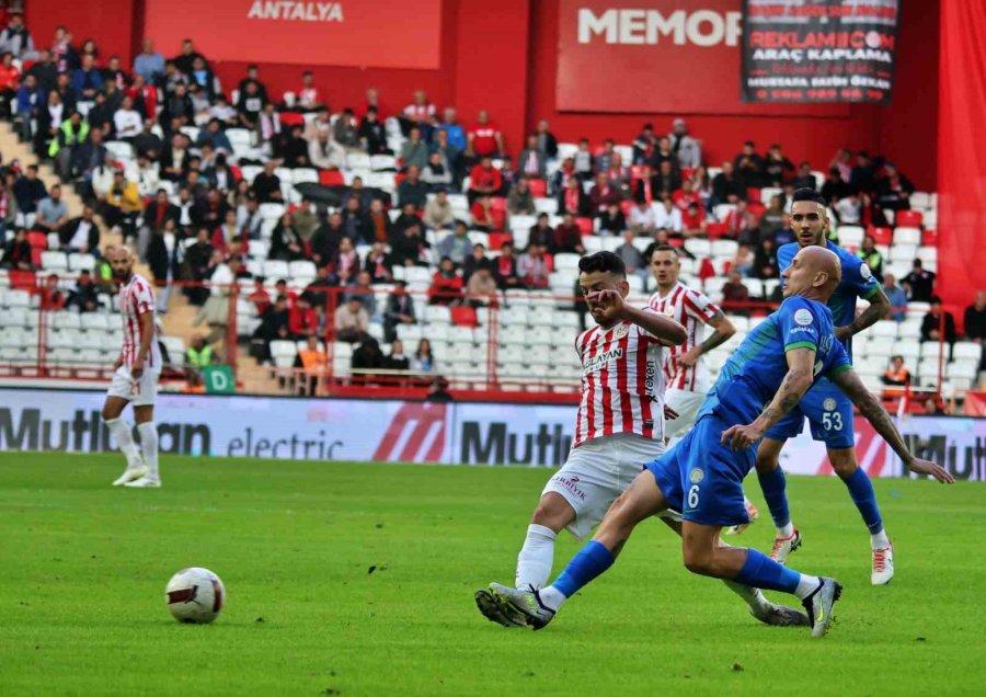 Trendyol Süper Lig: Antalyaspor: 0 - Çaykur Rizespor: 0 (ilk Yarı)