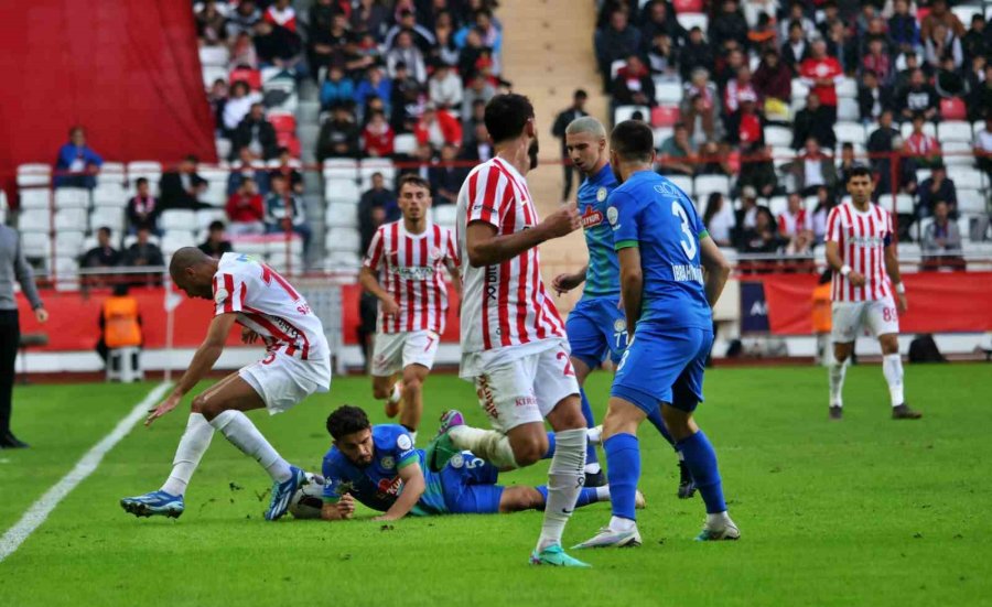 Trendyol Süper Lig: Antalyaspor: 0 - Çaykur Rizespor: 0 (ilk Yarı)