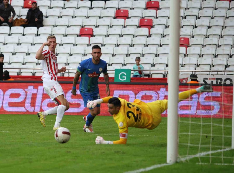 Trendyol Süper Lig: Antalyaspor: 0 - Çaykur Rizespor: 0 (ilk Yarı)