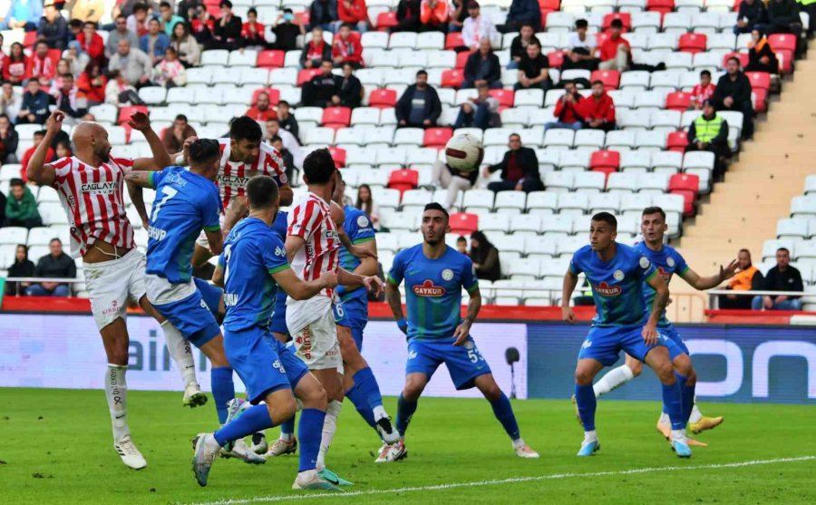 Trendyol Süper Lig: Antalyaspor: 0 - Çaykur Rizespor: 0 (ilk Yarı)