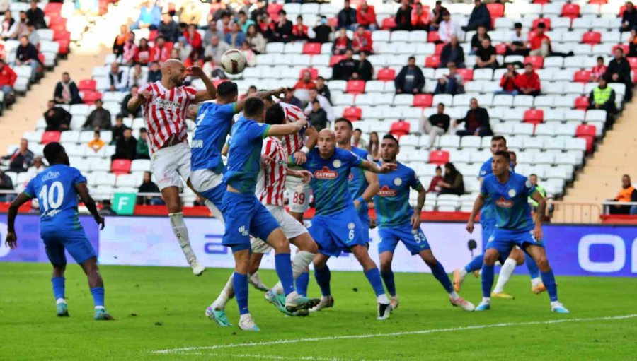 Trendyol Süper Lig: Antalyaspor: 0 - Çaykur Rizespor: 0 (ilk Yarı)