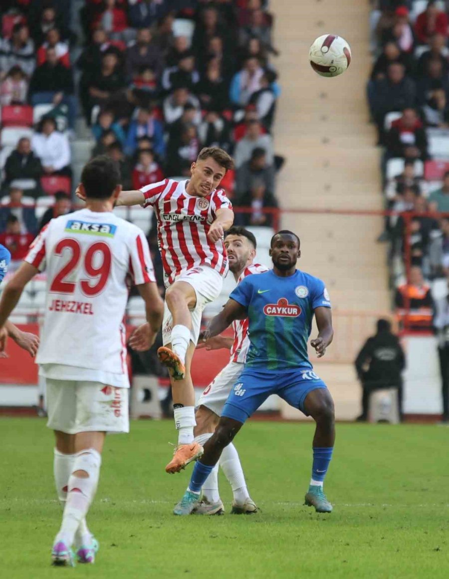 Trendyol Süper Lig: Antalyaspor: 0 - Çaykur Rizespor: 0 (ilk Yarı)