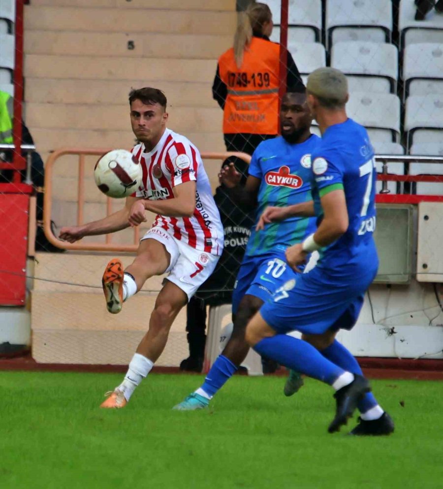 Trendyol Süper Lig: Antalyaspor: 0 - Çaykur Rizespor: 0 (ilk Yarı)