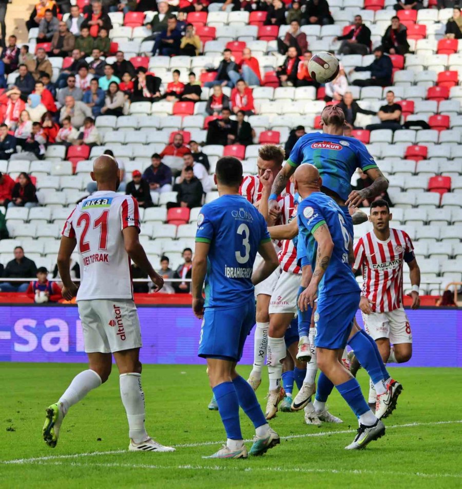 Trendyol Süper Lig: Antalyaspor: 0 - Çaykur Rizespor: 0 (ilk Yarı)