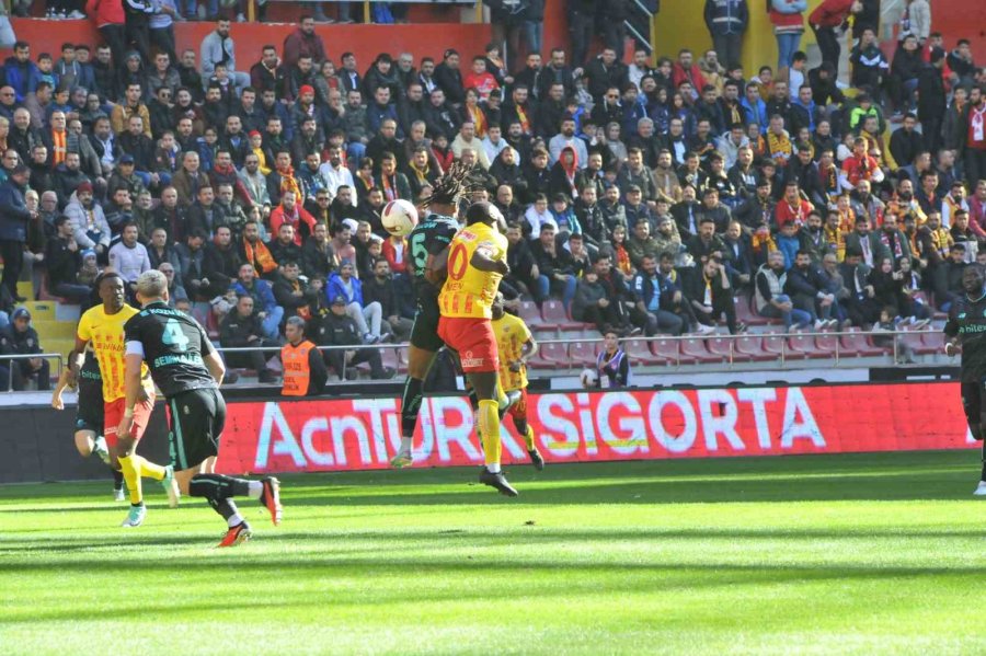 Trendyol Süper Lig: Kayserispor: 0 - Adana Demirspor: 0 (maç Devam Ediyor)