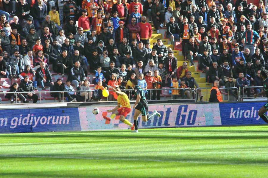 Trendyol Süper Lig: Kayserispor: 0 - Adana Demirspor: 0 (maç Devam Ediyor)