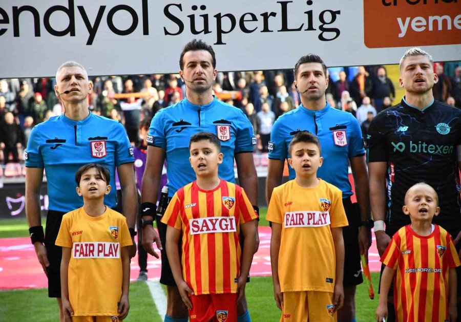 Trendyol Süper Lig: Kayserispor: 0 - Adana Demirspor: 0 (maç Devam Ediyor)