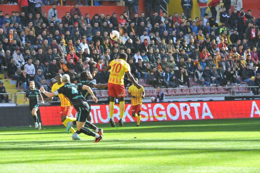 Trendyol Süper Lig: Kayserispor: 0 - Adana Demirspor: 0 (maç Devam Ediyor)