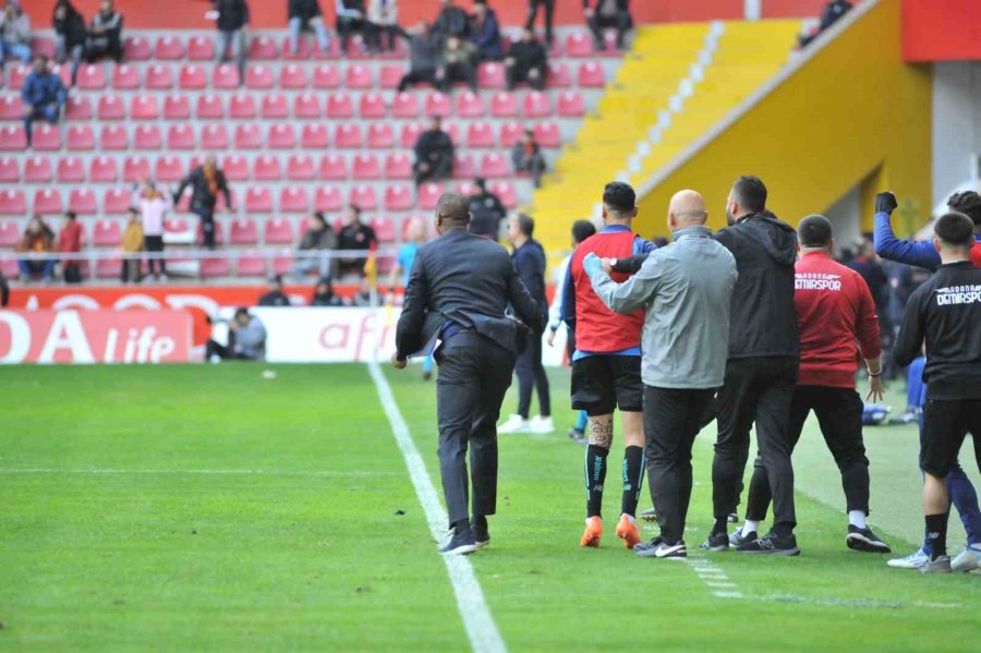 Trendyol Süper Lig: Kayserispor: 0 - Adana Demirspor: 1 (ilk Yarı)