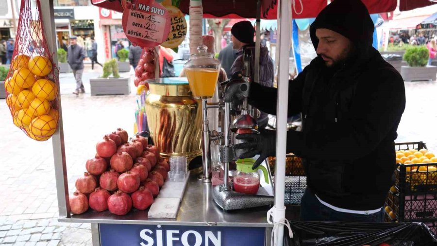 Soğuyan Havalar Sıkma Meyve Sularına Talebi Arttırdı