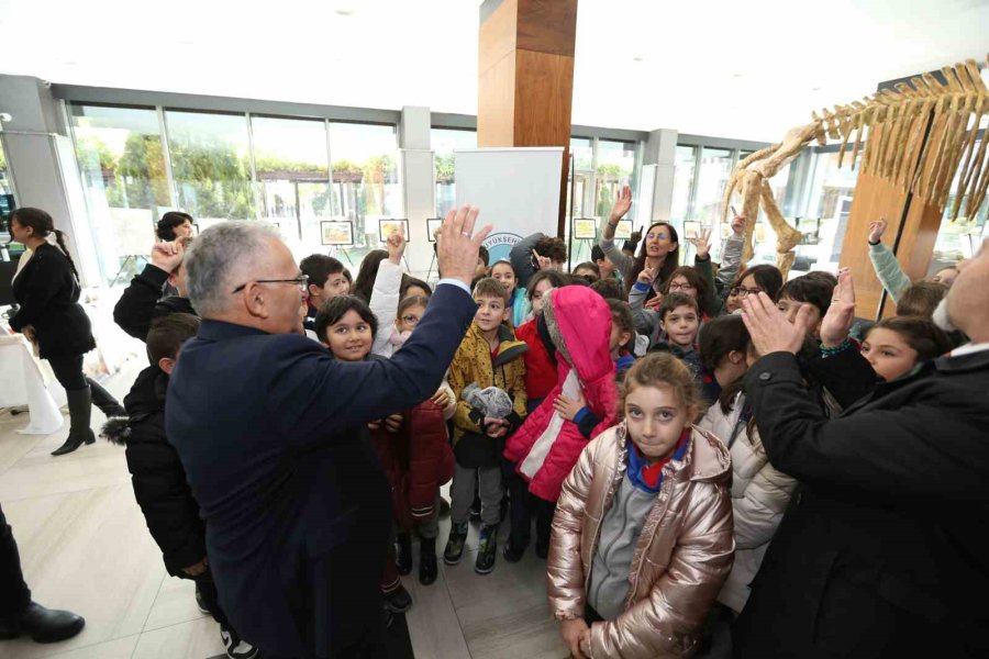 Büyükşehir’in 7,5 Milyon Yıllık Fosil Sergisi Miniklerin İlgi Odağı Oldu