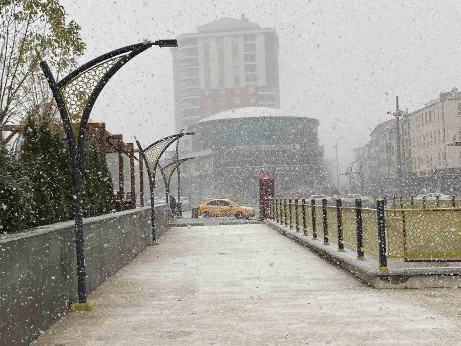 Kulu’ya Mevsimin İlk Karı