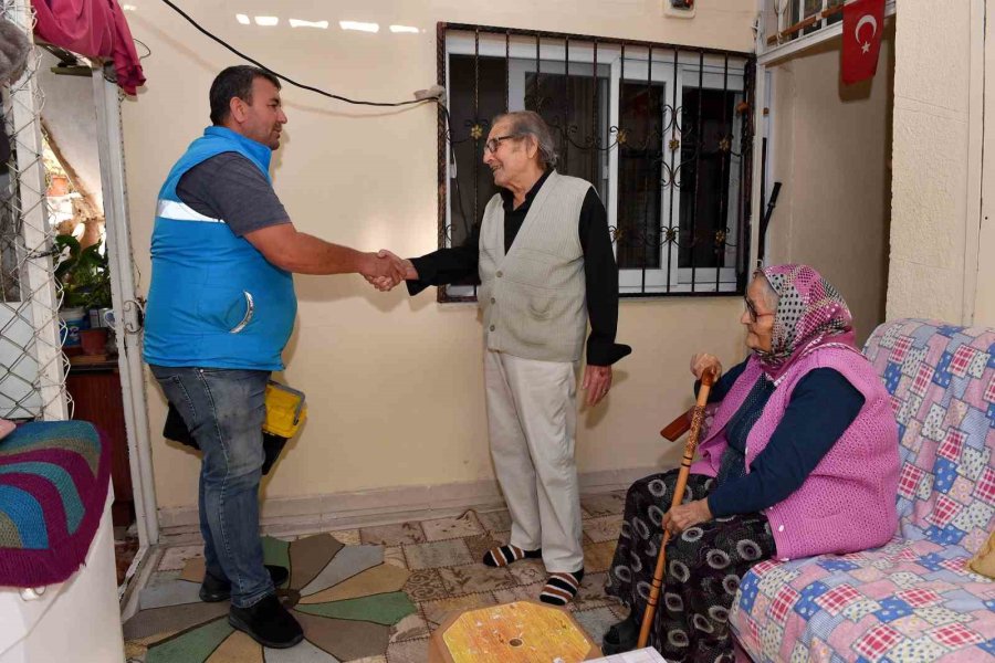 Mersin Büyükşehir Belediyesi, Yaş Almış Vatandaşlara Yönelik Hizmetlerini Sürdürüyor