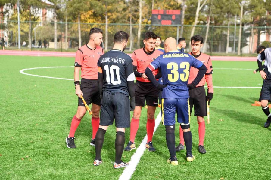 Öğrenci Futbol Turnuvası Başladı