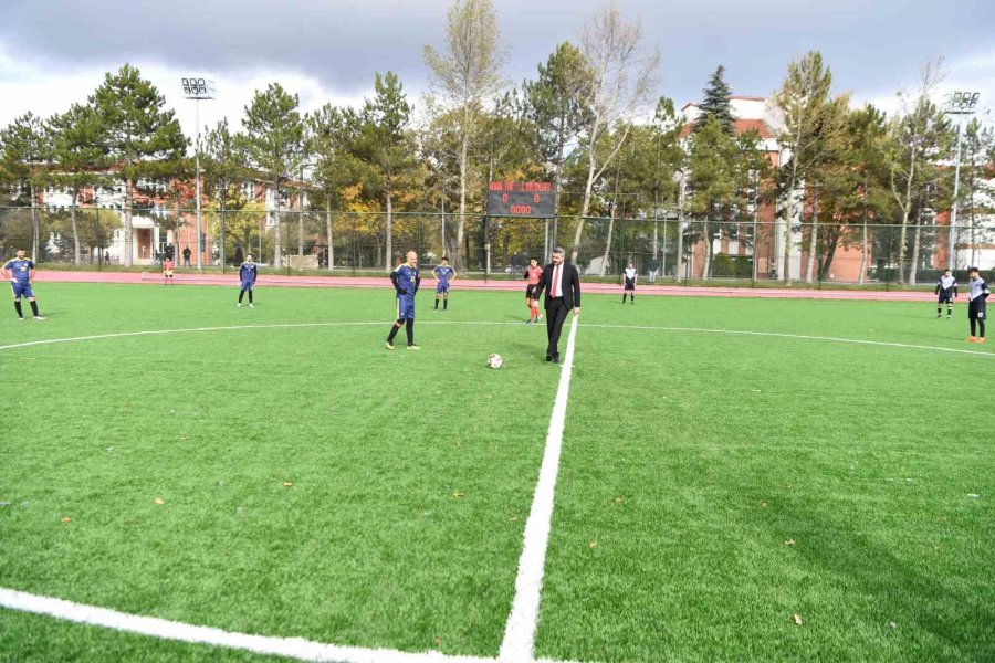 Öğrenci Futbol Turnuvası Başladı