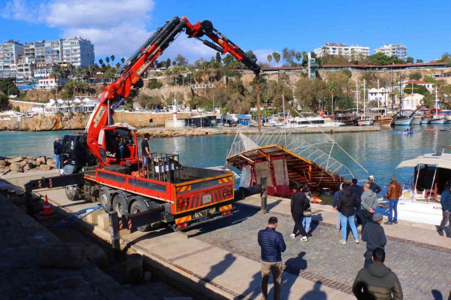 Büyükşehirden Fırtınanın İzlerini Silmek İçin Hummalı Çalışma