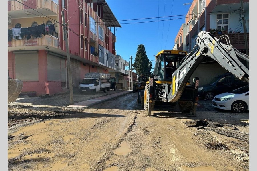 Akdeniz’de Sokaklar Yenileniyor