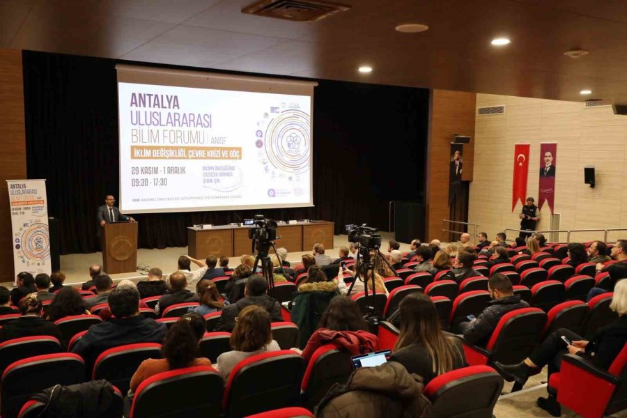 Akdeniz Üniversitesi’nde Uluslararası Antalya Bilim Forumu Başladı