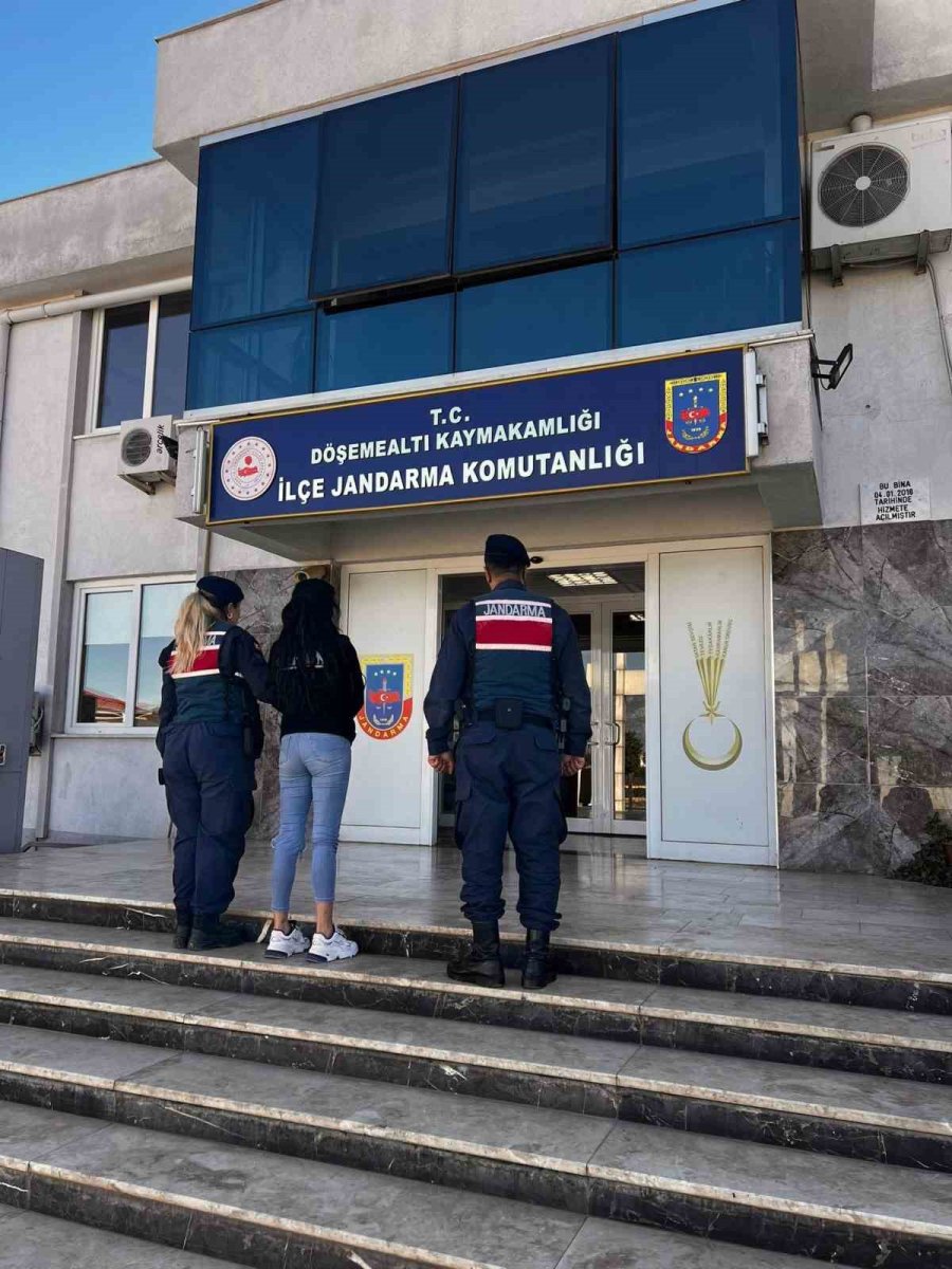 Antalya’da 413 Aranan Şahıs Yakalandı