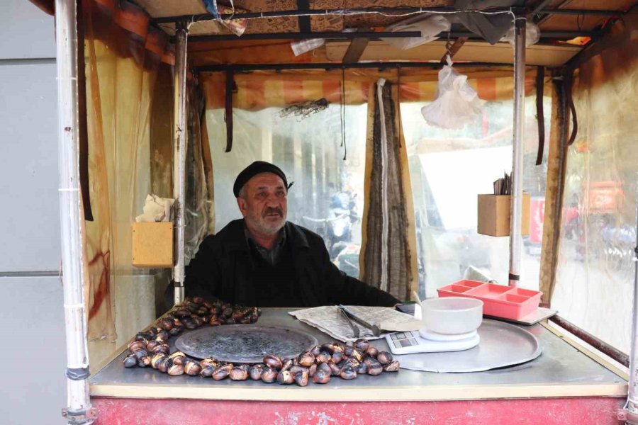 Kış Ayları Geldi Pişmiş Kestane Tezgaha Düştü