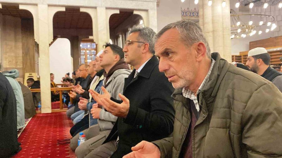 Konya’da Gazze Halkı İle Birlikte Oruca Niyet Edildi, Dua Edildi