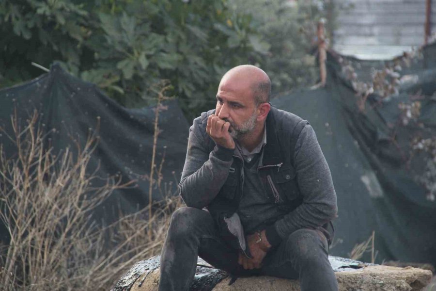 Alevler Korku Dolu Anlar Yaşattı, Ev Sahibi Kadın Gözyaşlarına Boğuldu