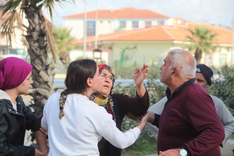 Alevler Korku Dolu Anlar Yaşattı, Ev Sahibi Kadın Gözyaşlarına Boğuldu