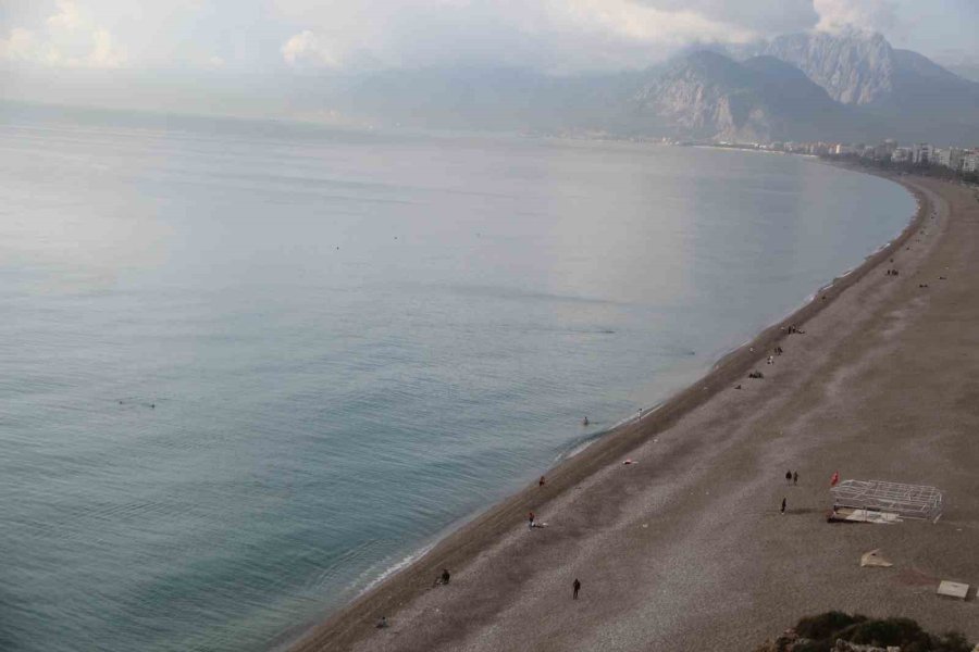 Antalya’da Aralık Ayında Deniz Keyfi