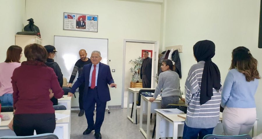 Başkan Büyükkılıç, Kaymek Akademi’yi Ziyaret Etti