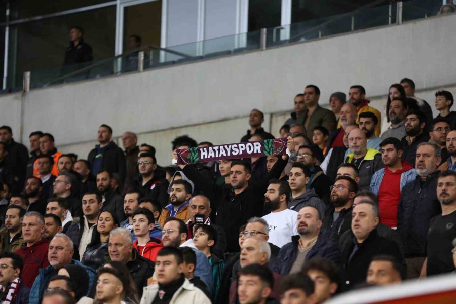 Trendyol Süper Lig: Hatayspor: 1 - Antalyaspor: 1 (ilk Yarı)