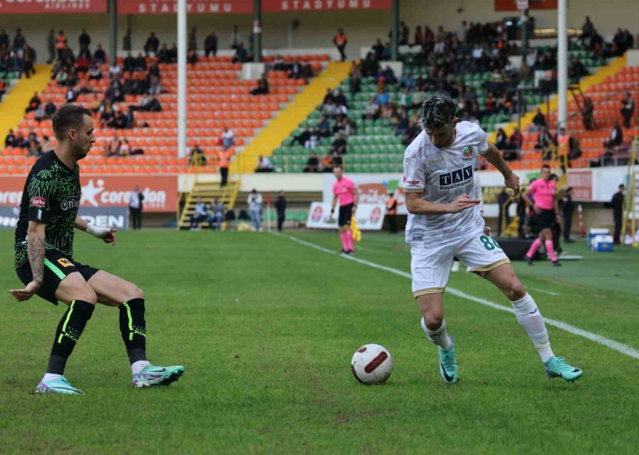 Trendyol Süper Lig: Corendon Alanyaspor: 2 - Konyaspor: 1 (ilk Yarı)