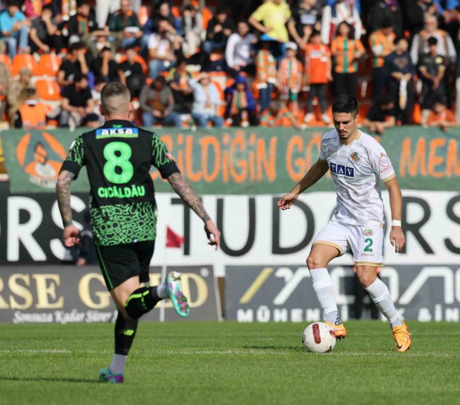 Trendyol Süper Lig: Corendon Alanyaspor: 2 - Konyaspor: 1 (ilk Yarı)