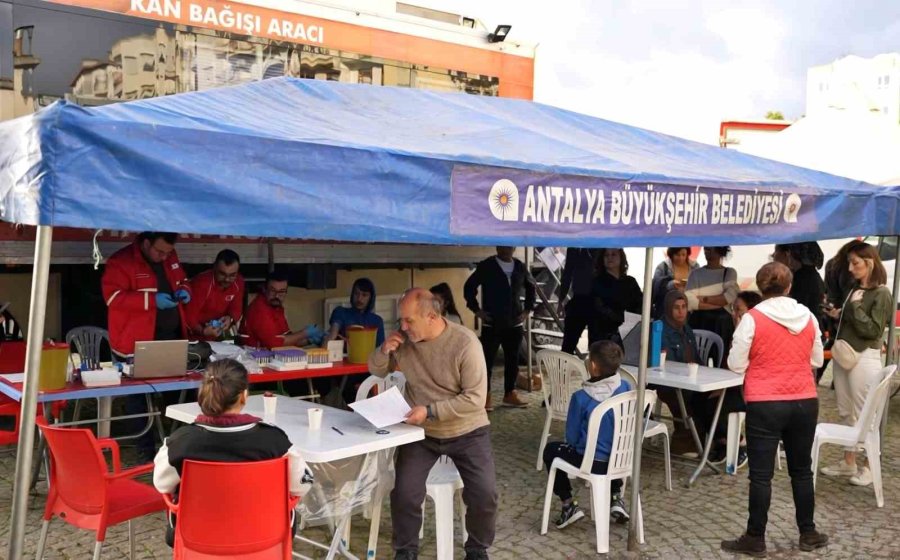 Annesi Şehir Şehir Dolaşıp Kan Topladı, 5 Milyon Kişi Tarandı, Uygun Donör Bulunamadı