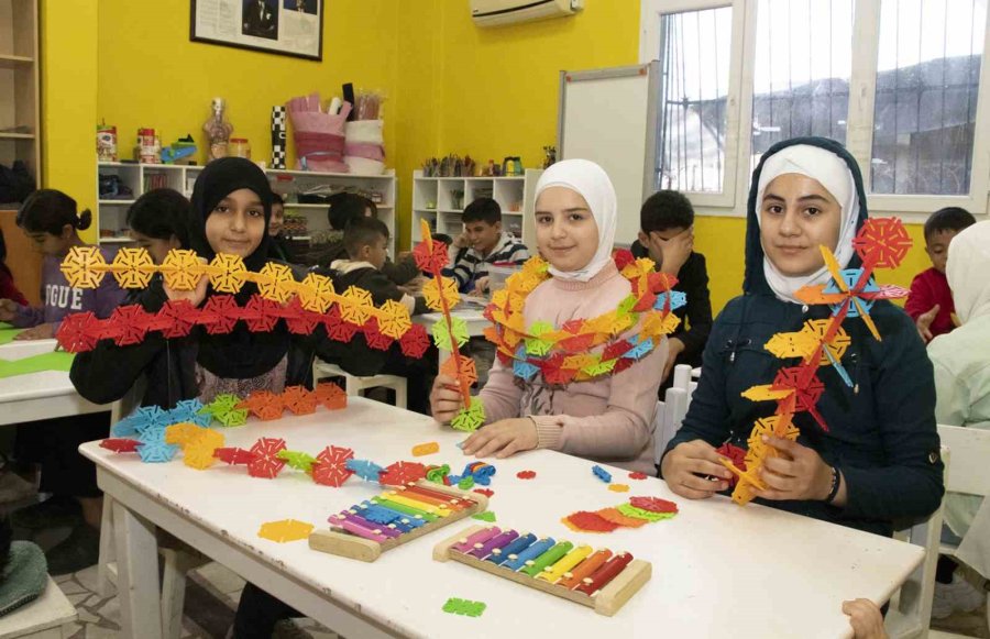 Tarsus’ta Göçmen Ve Ev Sahibi Kadınlara Yönelik Kadın Sağlığı Eğitimi Düzenlendi