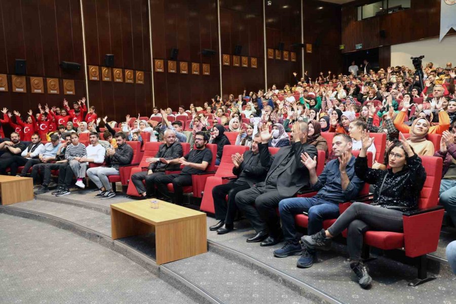 İşitme Engelliler Talas’ta ’acı Ve Tatlı Hayat’ı İzledi