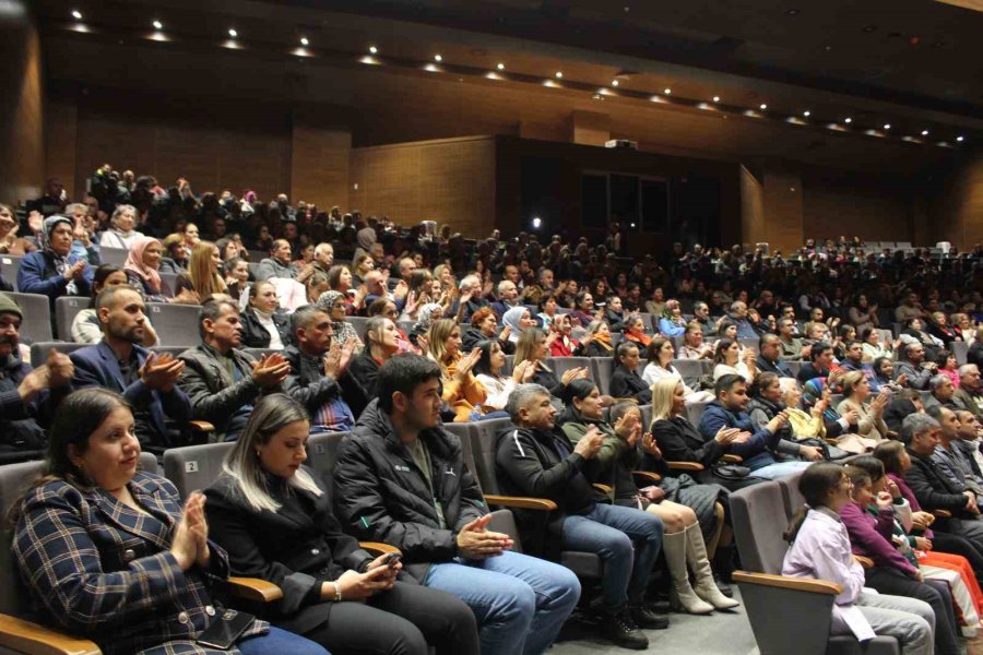 Gazipaşa Kültür Merkezi’nde Türk Halk Müziği Korusu’ndan İlk Konser