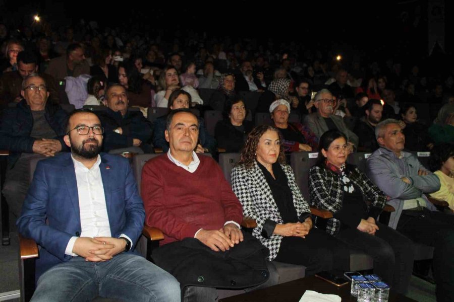 Gazipaşa Kültür Merkezi’nde Türk Halk Müziği Korusu’ndan İlk Konser