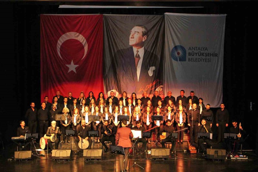 Gazipaşa Kültür Merkezi’nde Türk Halk Müziği Korusu’ndan İlk Konser