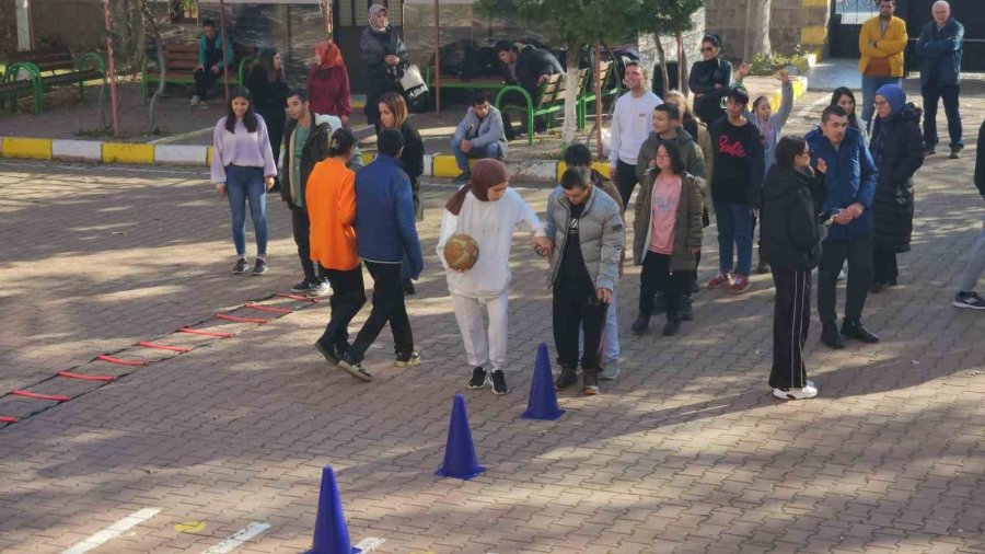 Eru Spor Bilimleri Fakültesi’nden ’bir Gün Değil Her Gün Yanınızdayız’ Etkinliği