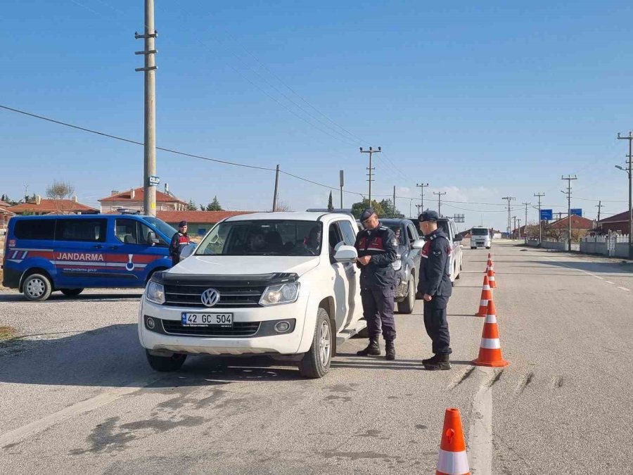 Kulu’da Jandarma Ekiplerinden Asayiş Uygulaması