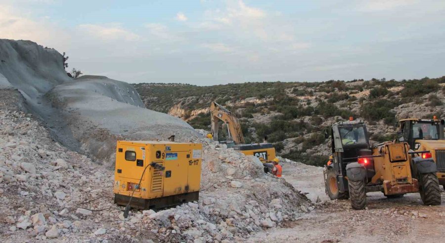 Çeşmeli-erdemli-silifke-taşucu Otoyolu Projesi’nde Çalışmalar Yeniden Başladı