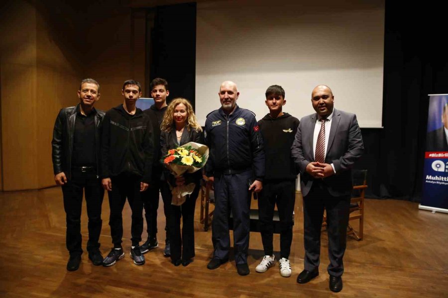 "atatürk Kızı Sabiha Gökçen" Belgeseli Antalyalılarla Buluştu