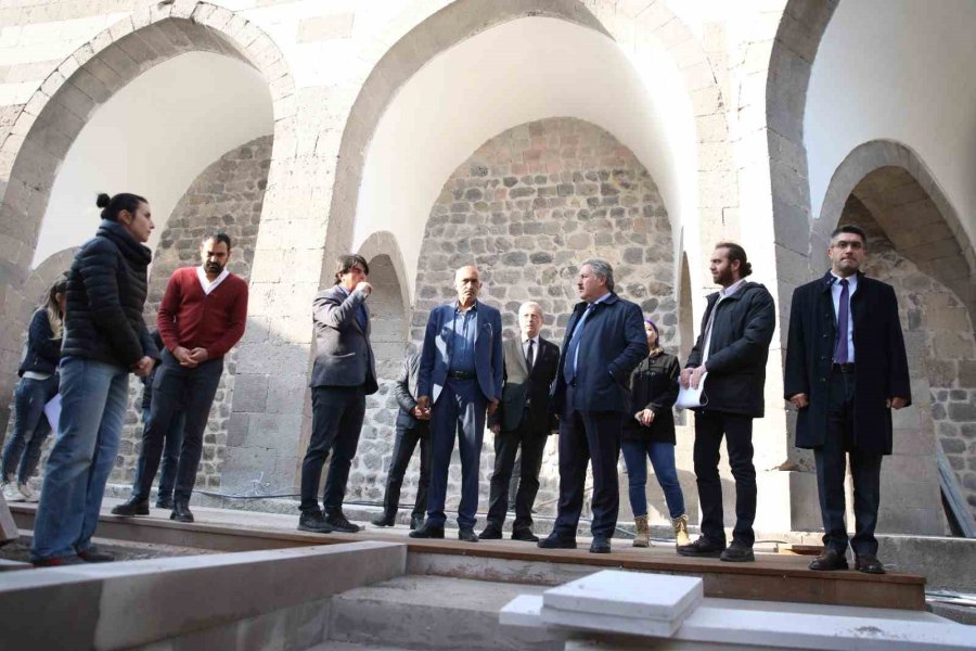 Köşk Medrese Hizmete Girmek İçin Gün Sayıyor